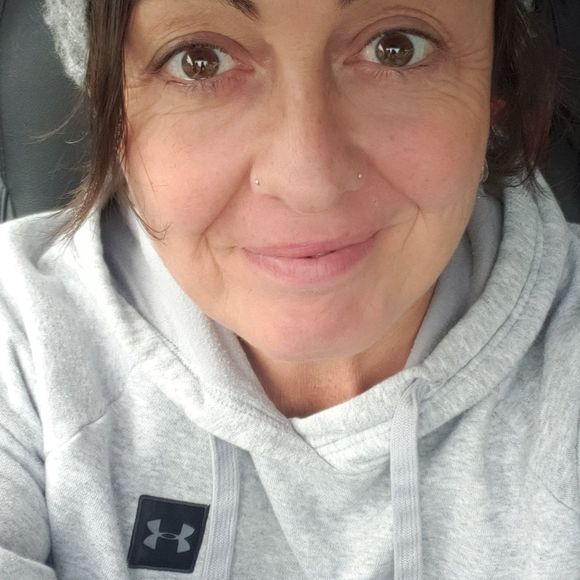 Meet your Posher, Lara - Picture 1 of 1